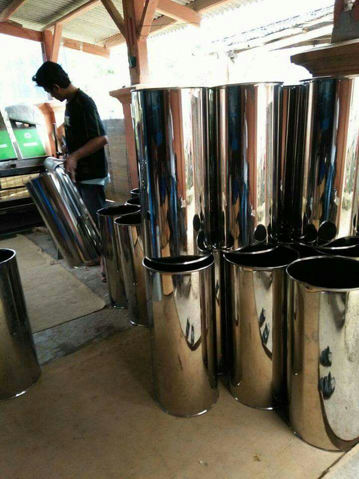 tempat sampah stainless