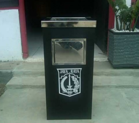 tempat sampah stainless