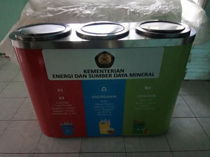 tempat sampah stainless