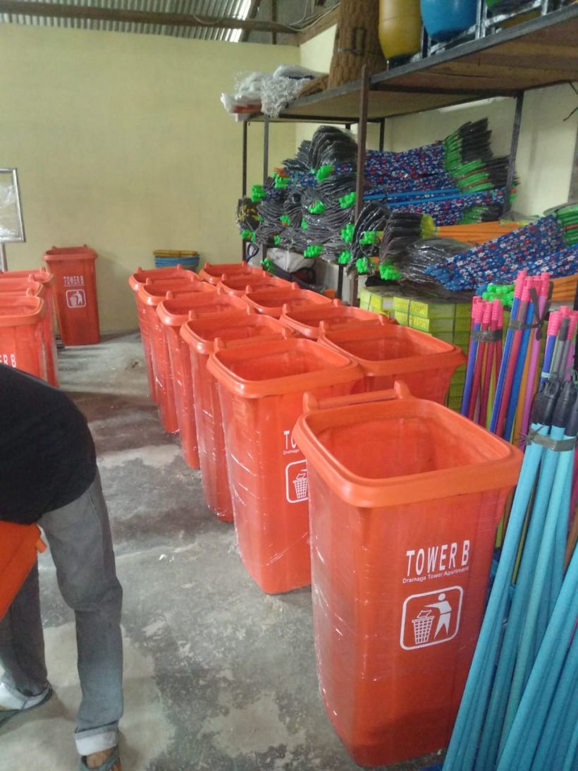 tong sampah fiber stainless