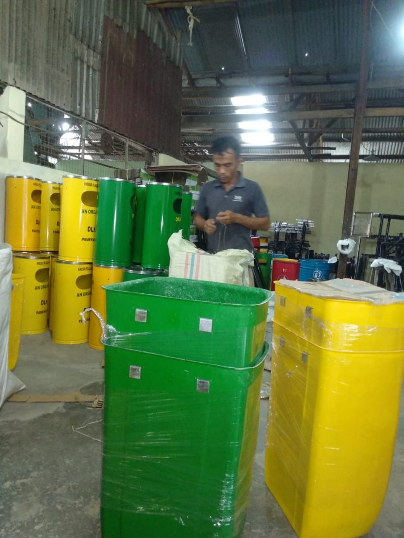 tong sampah fiber stainless